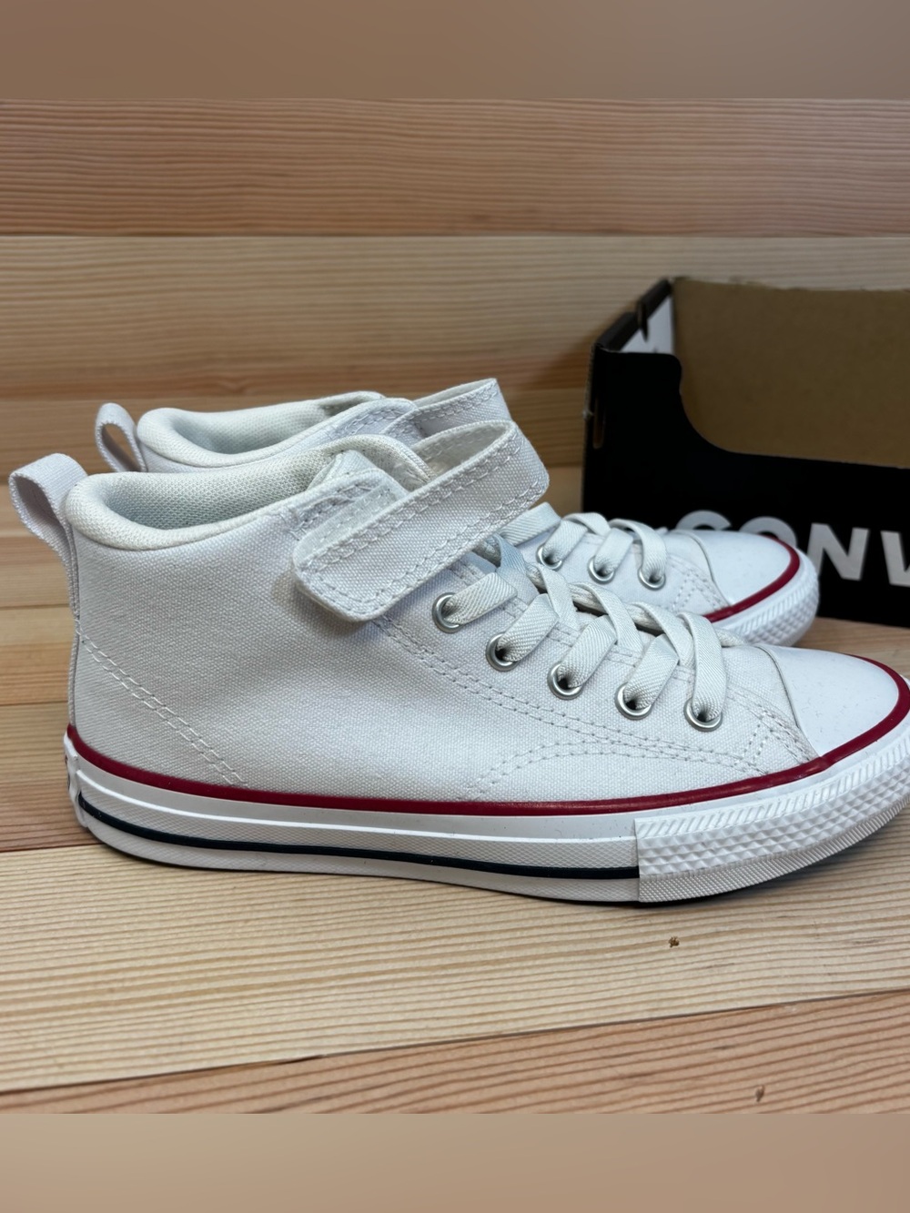 Converse Chuck Taylor All Star Mid Malden Street Kids Sneakers Sz 1 Y White